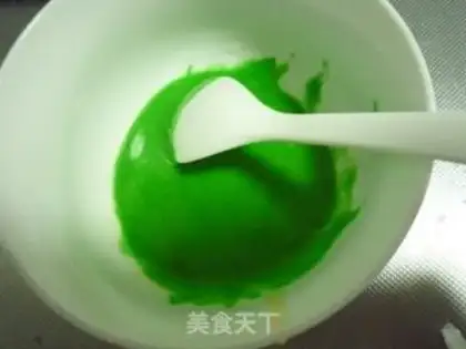 Make Green side rolls of cake step 11