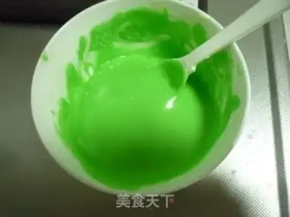 Make Green side rolls of cake step 12