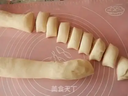 Make Meatloaf buns step 12