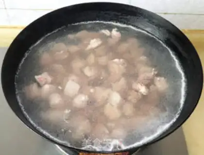 Make Spicy cow roasted potatoes step 1