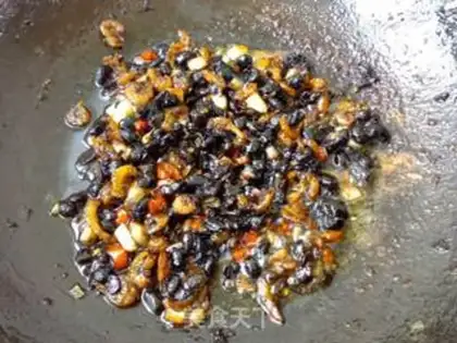 Make Shrimp bean drum sauce step 4