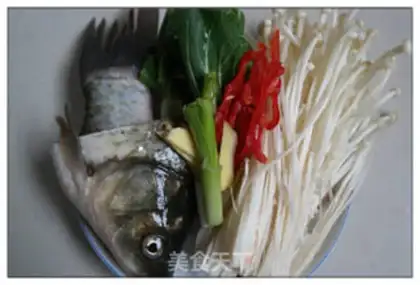 Make Gold-cream mushroom fish soup step 0