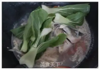 Make Gold-cream mushroom fish soup step 4