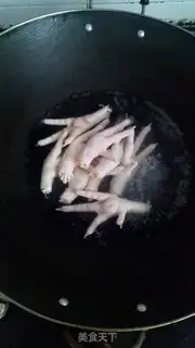 Make Favorite chicken claws step 1