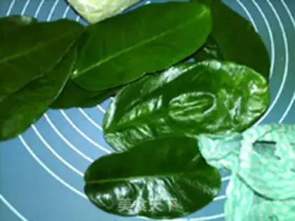Make The rose soothing leaves step 2