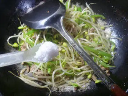 Make Pyramid spinal sprouts step 6