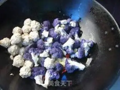 Make The veal flower fried seafoodballs step 5