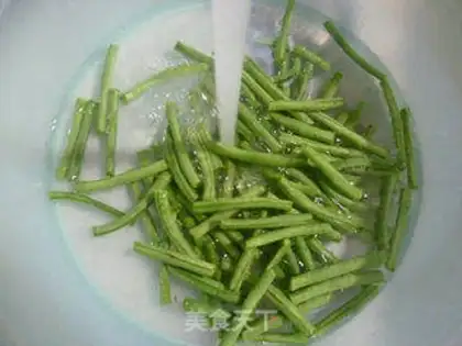 Make Garlic beans step 1