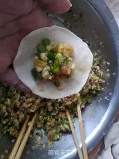 Make Garlic meat dumplings step 11
