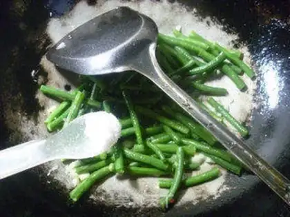 Make Garlic beans step 5