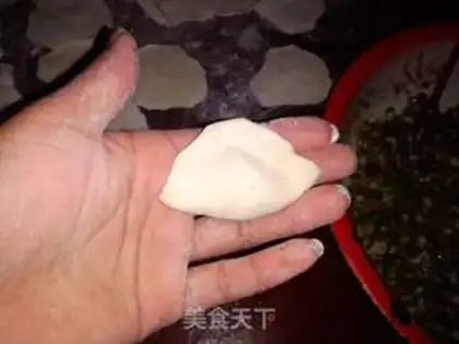 Make Garlic meat dumplings step 14