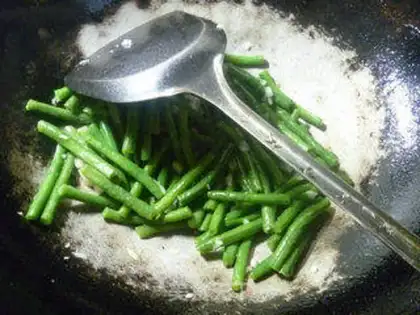 Make Garlic beans step 7