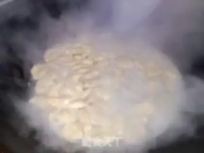 Make Garlic meat dumplings step 15