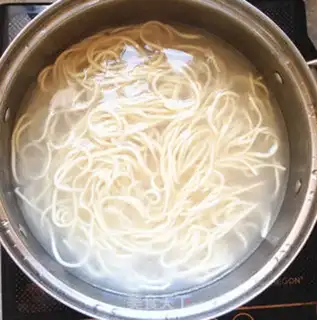 Make Spaghetti step 1