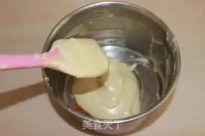 Make Two-colour towel cake rolls step 1