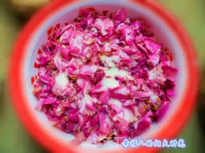 Make Rose candy step 3