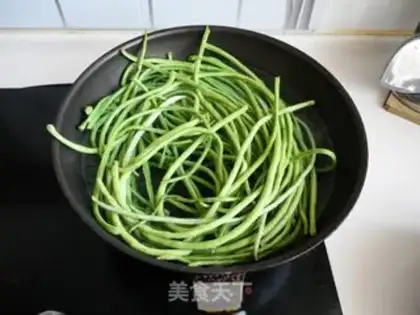 Make Long bean horn pork bun step 6