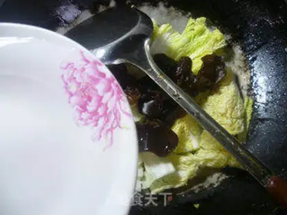 Make Black-mucked-eared, doll food step 4