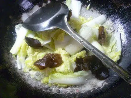 Make Black-mucked-eared, doll food step 5