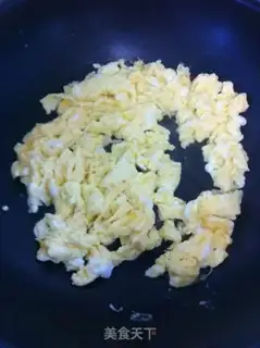 Make Celery shrimp fried eggs step 2