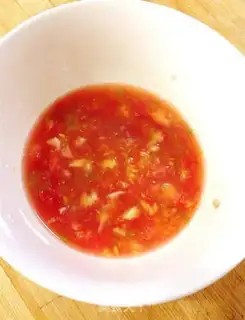 Make Tomato shrimp salad step 3