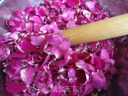 Make Rose honey step 3