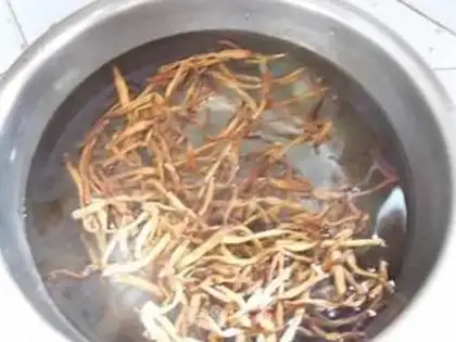 Make Golden needles and pig hoofs step 0