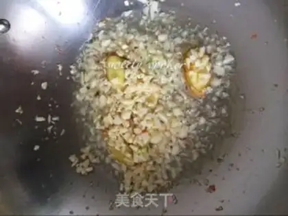 Make Garlic spicy lobster step 2