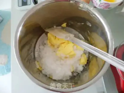 Make Gold coconut ball step 1