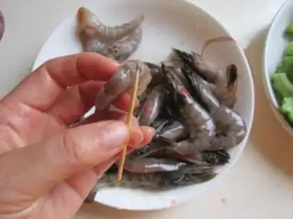 Make Shrimp and bitter melon step 1