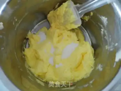 Make Gold coconut ball step 3