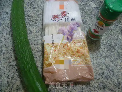 Make The cucumbers mixed with flour step 0