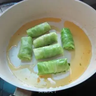 Make A fragrance green roll step 8