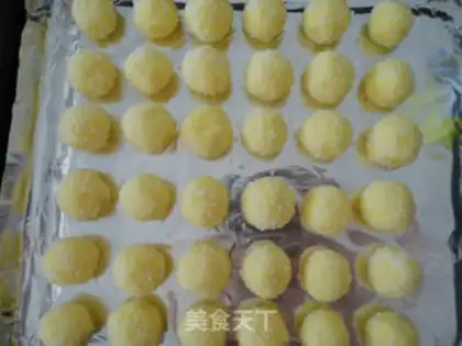 Make Gold coconut ball step 7