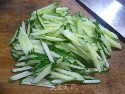 Make The cucumbers mixed with flour step 2