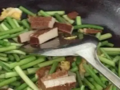 Make Garlic fried fragrance step 3