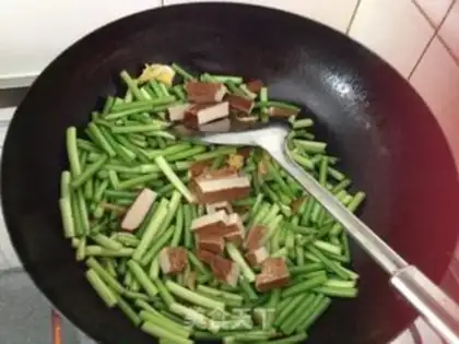 Make Garlic fried fragrance step 4