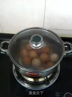 Make Five spicy tea eggs step 1