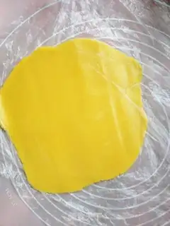 Make The fruit pie step 4