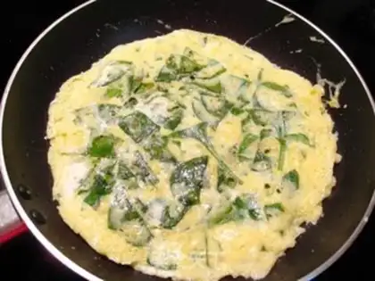 Make Spinach omelet step 5