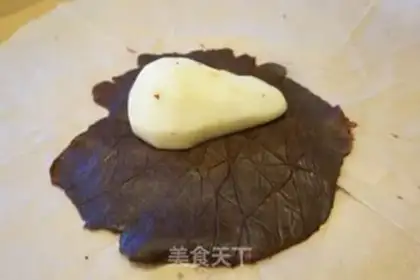 Make French pears chocolate pie step 4