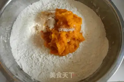 Make Pumpkin hoove roll step 1