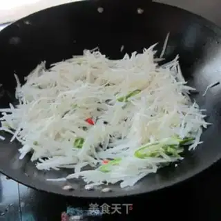 Make Fish with white radish step 2