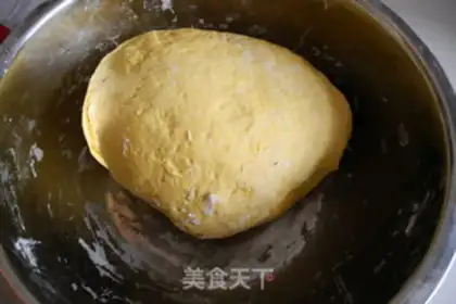 Make Pumpkin hoove roll step 2