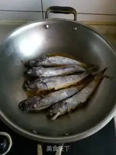 Make Burning yellow fish step 2