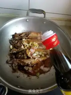 Make Burning yellow fish step 4