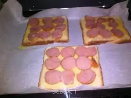 Make Egg sausage toast step 3
