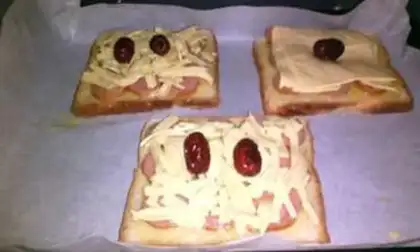 Make Egg sausage toast step 5