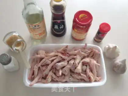Make Secret garlic chicken feet step 0