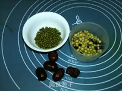 Make "Red dates green bean soy" step 0
